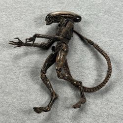 NECA Alien 3 Dog Alien Xenomorph Version. Brown Warrior 7" Action Figure