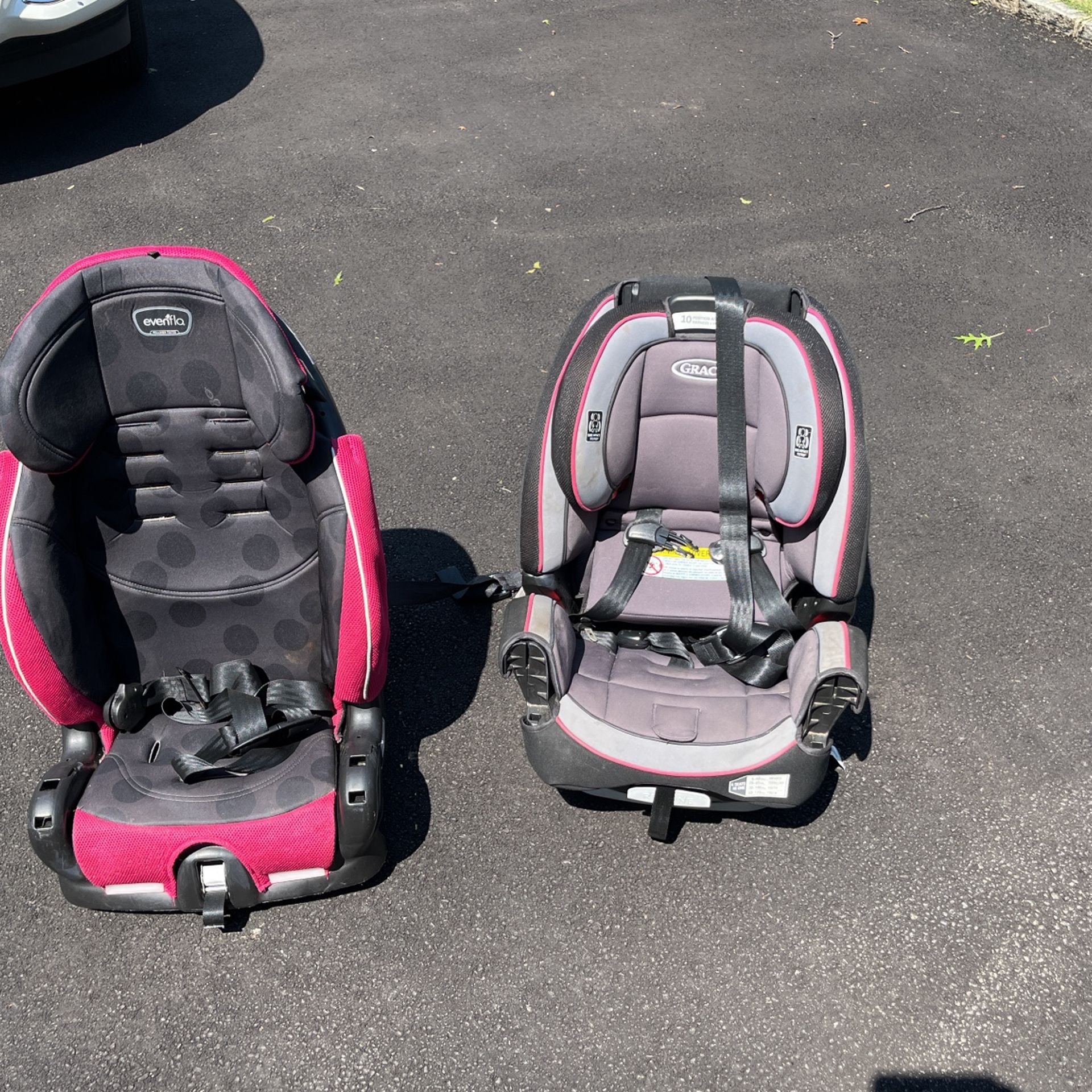 Graco And Evenflo Car Seats.