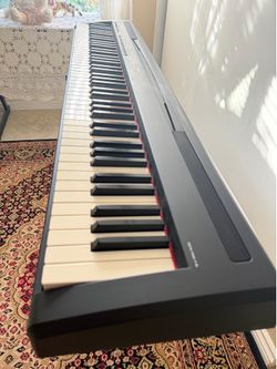 Great Yamaha P-85 Digital Piano with Stand and Pedal