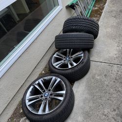 18” factory BMW Wheels and tires.