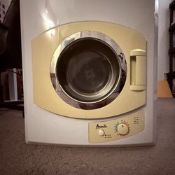 Avanti D110-1 Electric Portable Clothes Dryer