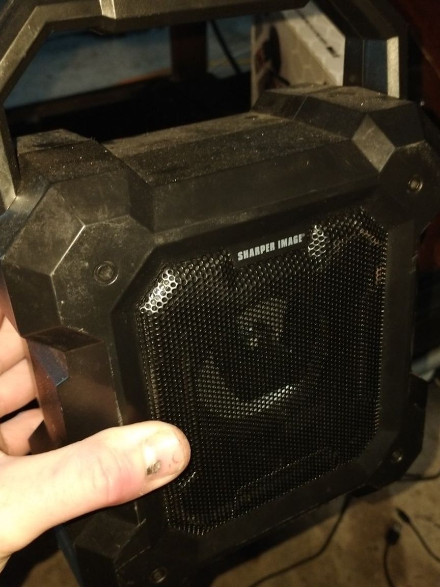 NEW SPEAKER BLUE TOOTH LOUD!