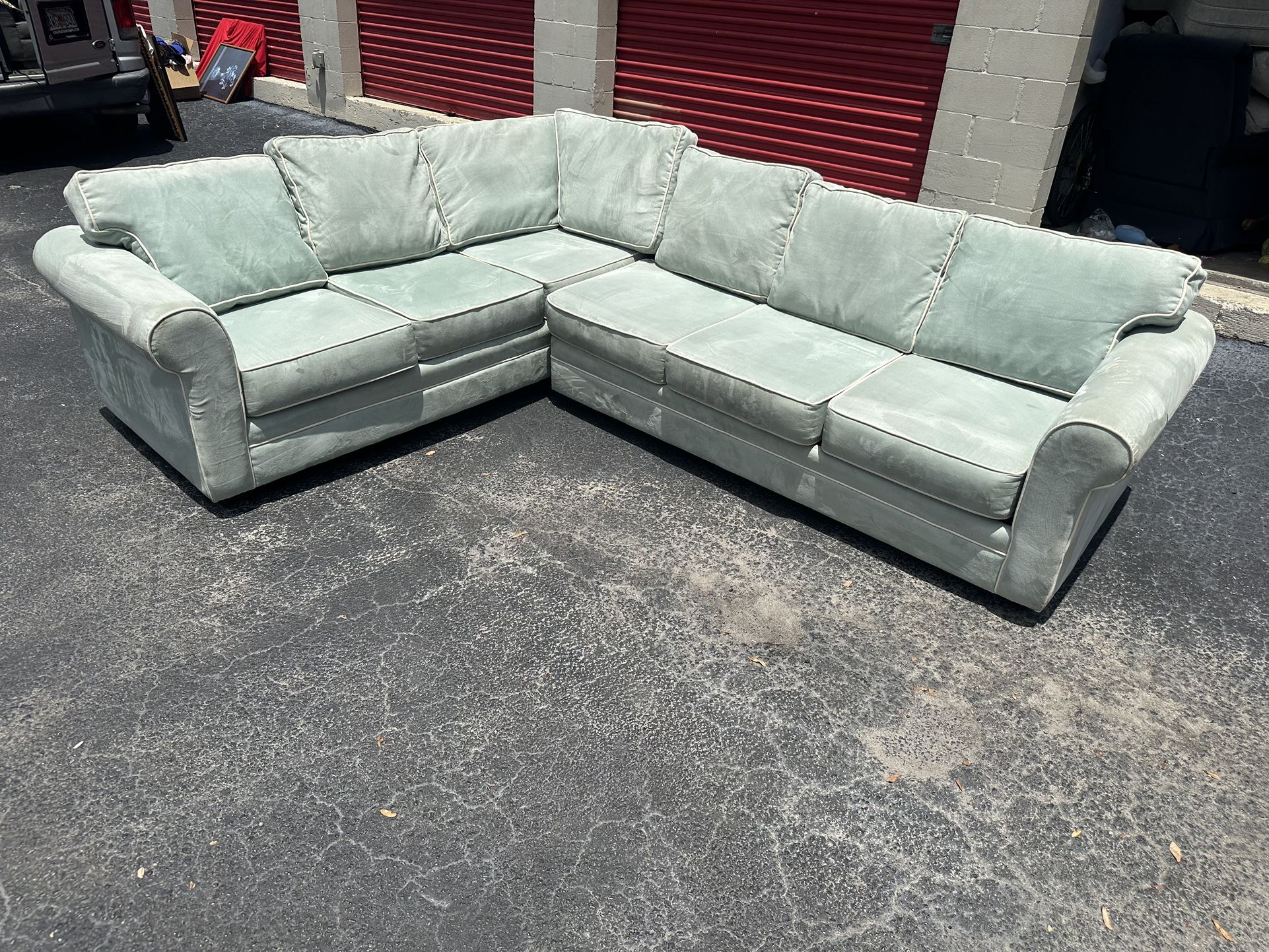 Comfy Nice Sky Blue Pull Out Bed Sectional Couch ๐ฅ๐ฅ