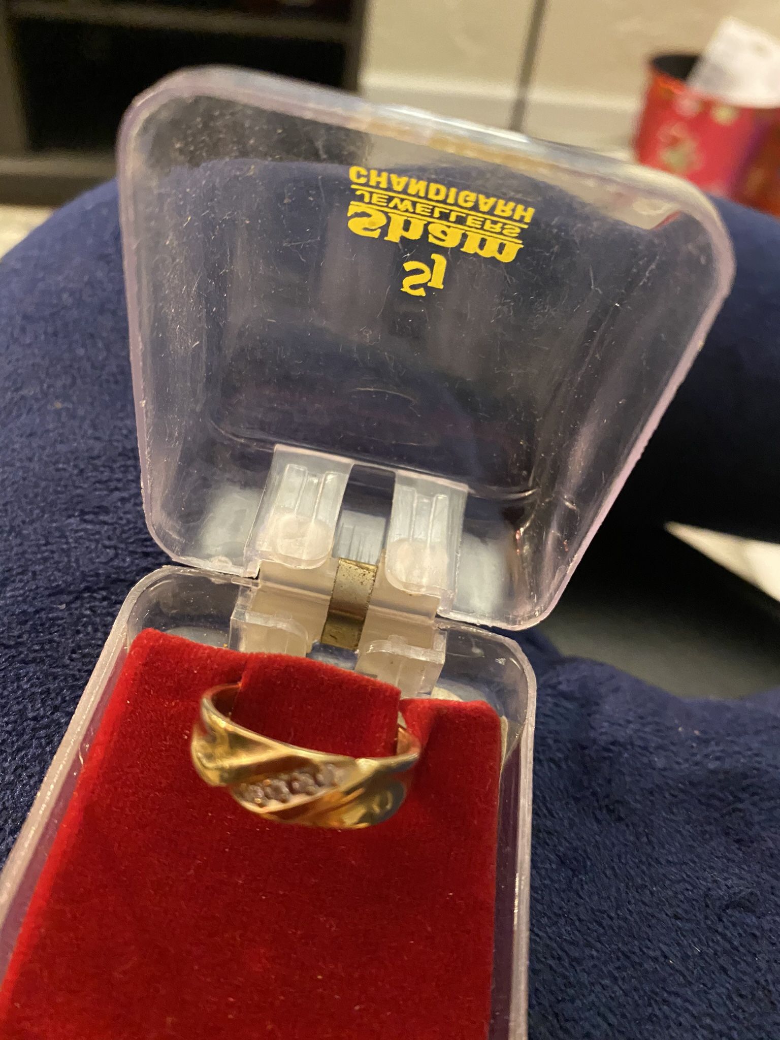 22krt Pure Yellow Gold. Ear Rings Rings Men And Women, Neck. Everything Selling. Ask Me For Price .
