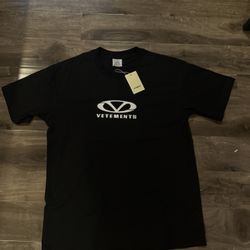VETEMENTS shirt