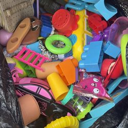 FREE TOYS/CLOTHES