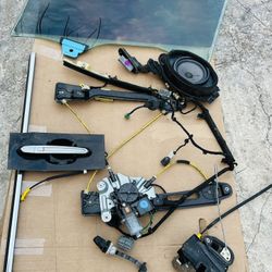2013-17 Cadillac XTS Door Parts Front Right 