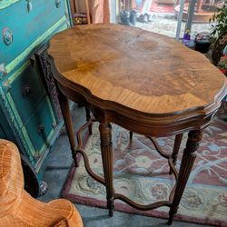 Oval Vintage Table 
