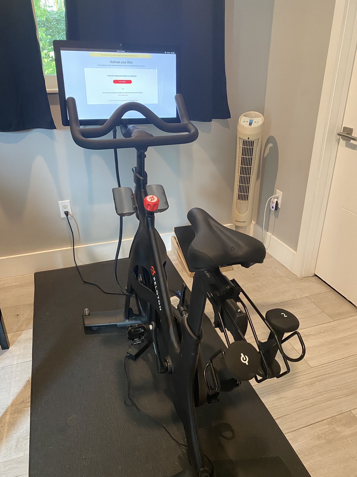 Peloton Bike Perfect Condition