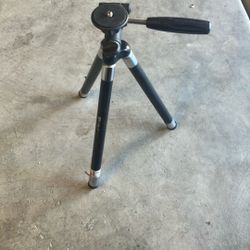 Targus TG-42TT Universal Travel Camera Tripod - Range 11" (collapsed) to 42"