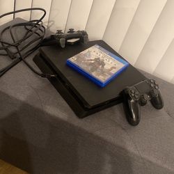 Ps4 Lighty Used, Not Old.
