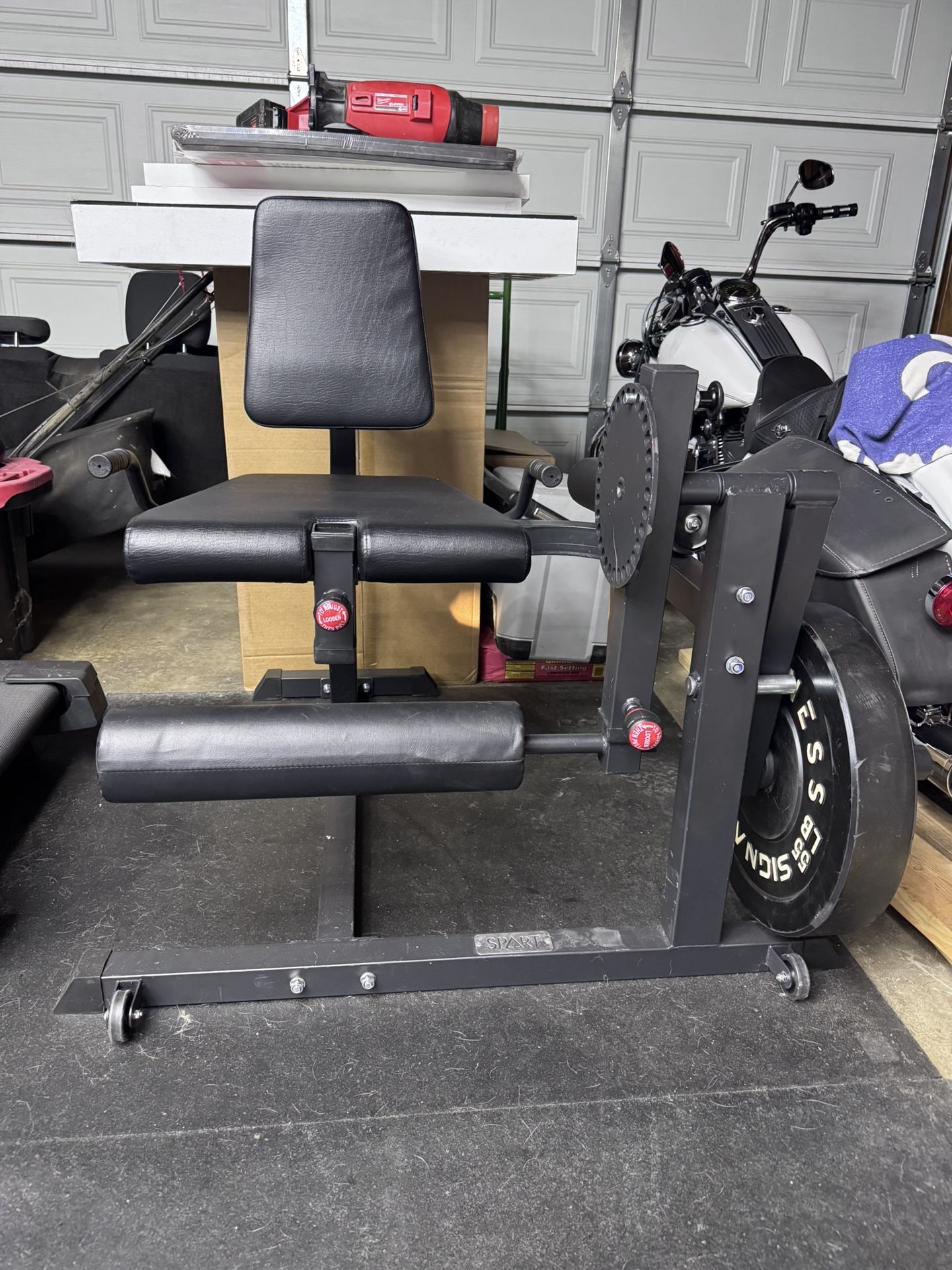 Leg Extension And Leg Curl Machine