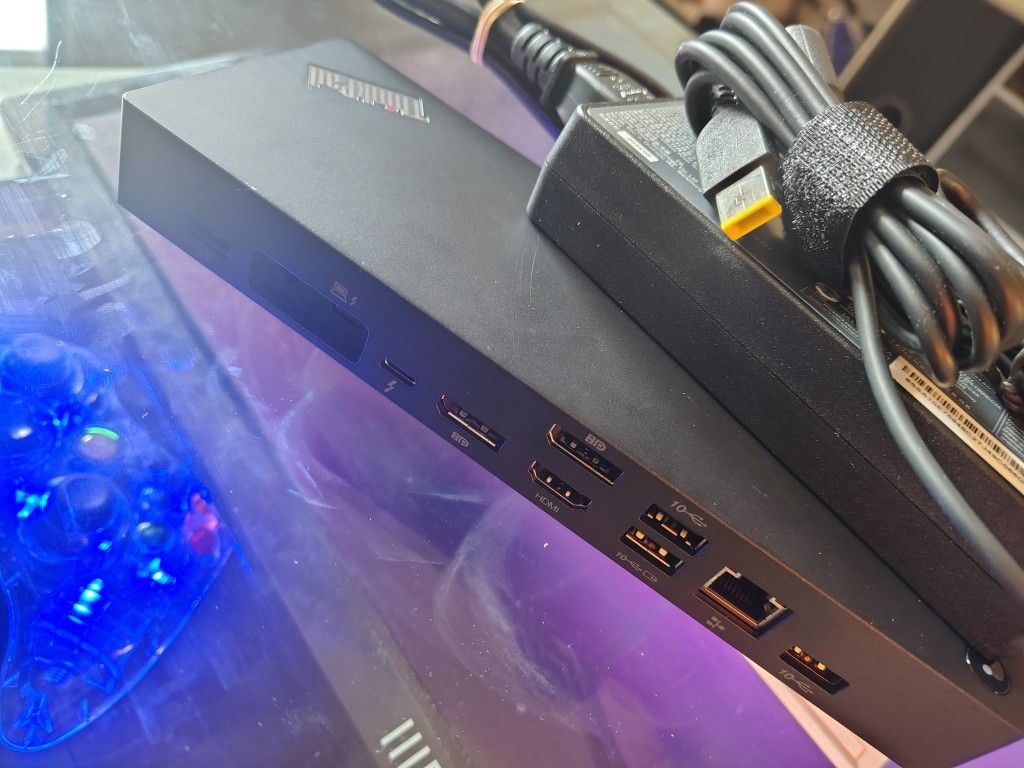 BRAND NEW Lenovo Thunderbolt 4 Dock