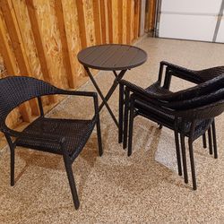 Patio Chairs & Side Table 
