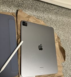 iPad Pro 12.9 6th Generation 128GB WiFi