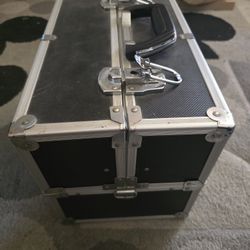 Aluminum makeup train case