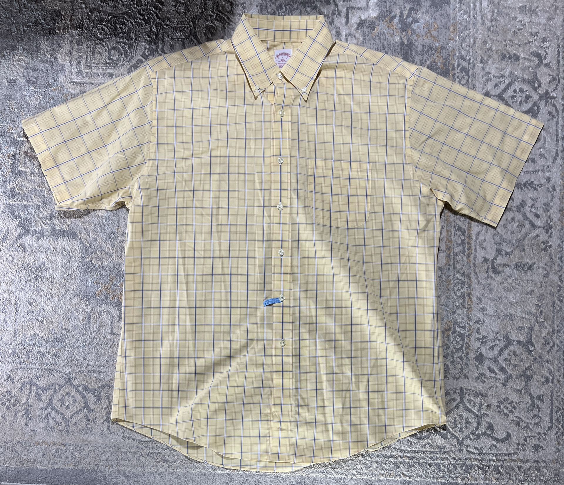 BROOKS BROTHERS Non-Iron All Cotton Short Sleeve Shirt Men's Size L 