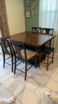 Hi top dining table with chairs