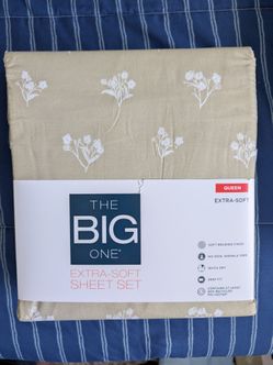 Brand New Queen bed sheets