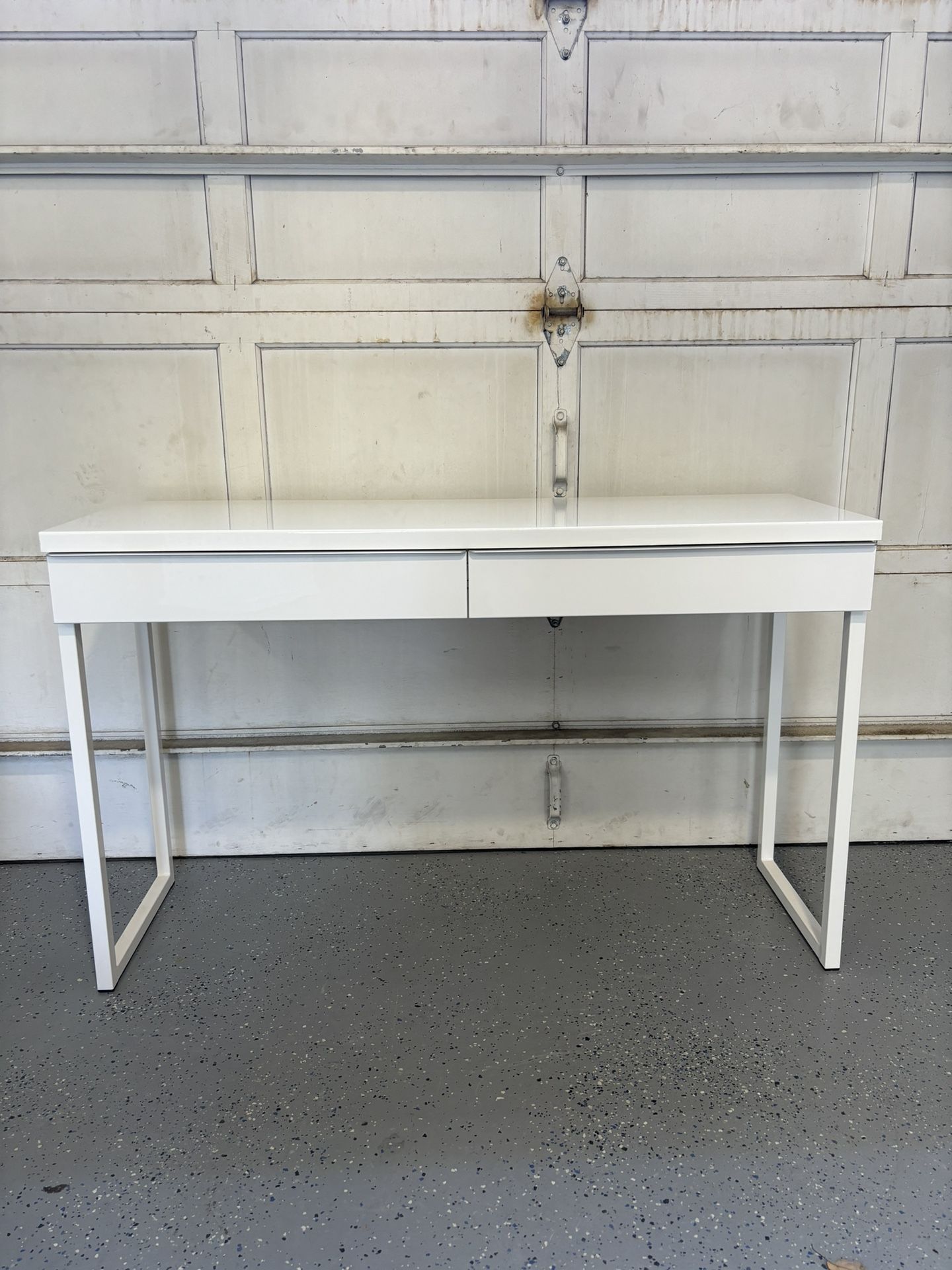 White IKEA desk With 2 Drawers 