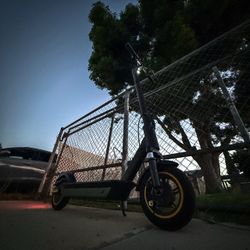 Electric scooter