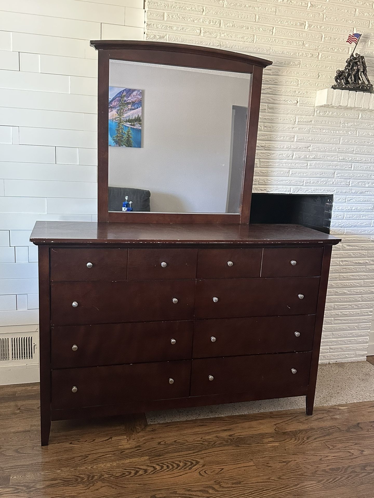 DRESSER & MIRROR