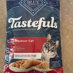 Blue Buffalo Tastefuls Cat Food 15 Lbs. 
