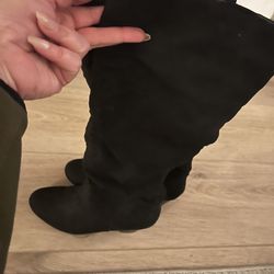 Black High Heeled Dress Boots Size 10