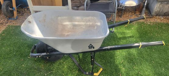 Wheelbarrow / carretilla
