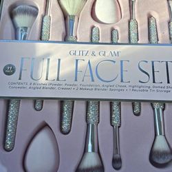 Glitz & Glam Makeup Brushes * Firm Read Description *