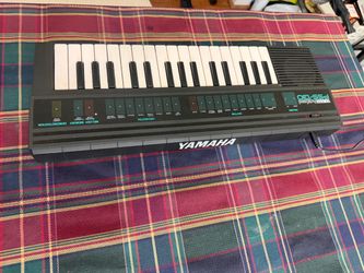 Yamaha PSS-130 Electronic Keyboard