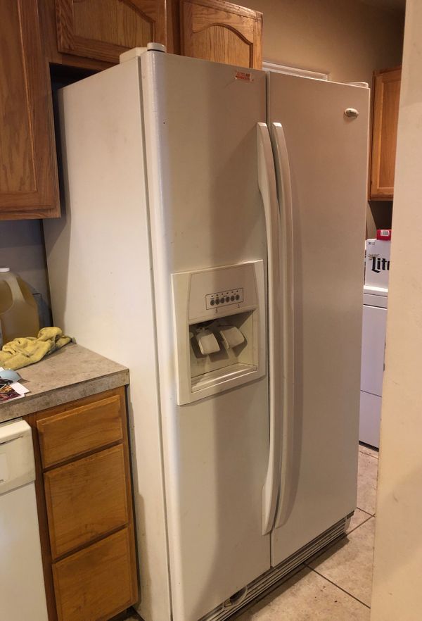 Kenmore washer and dryer with Pedestal for Sale in Winston
