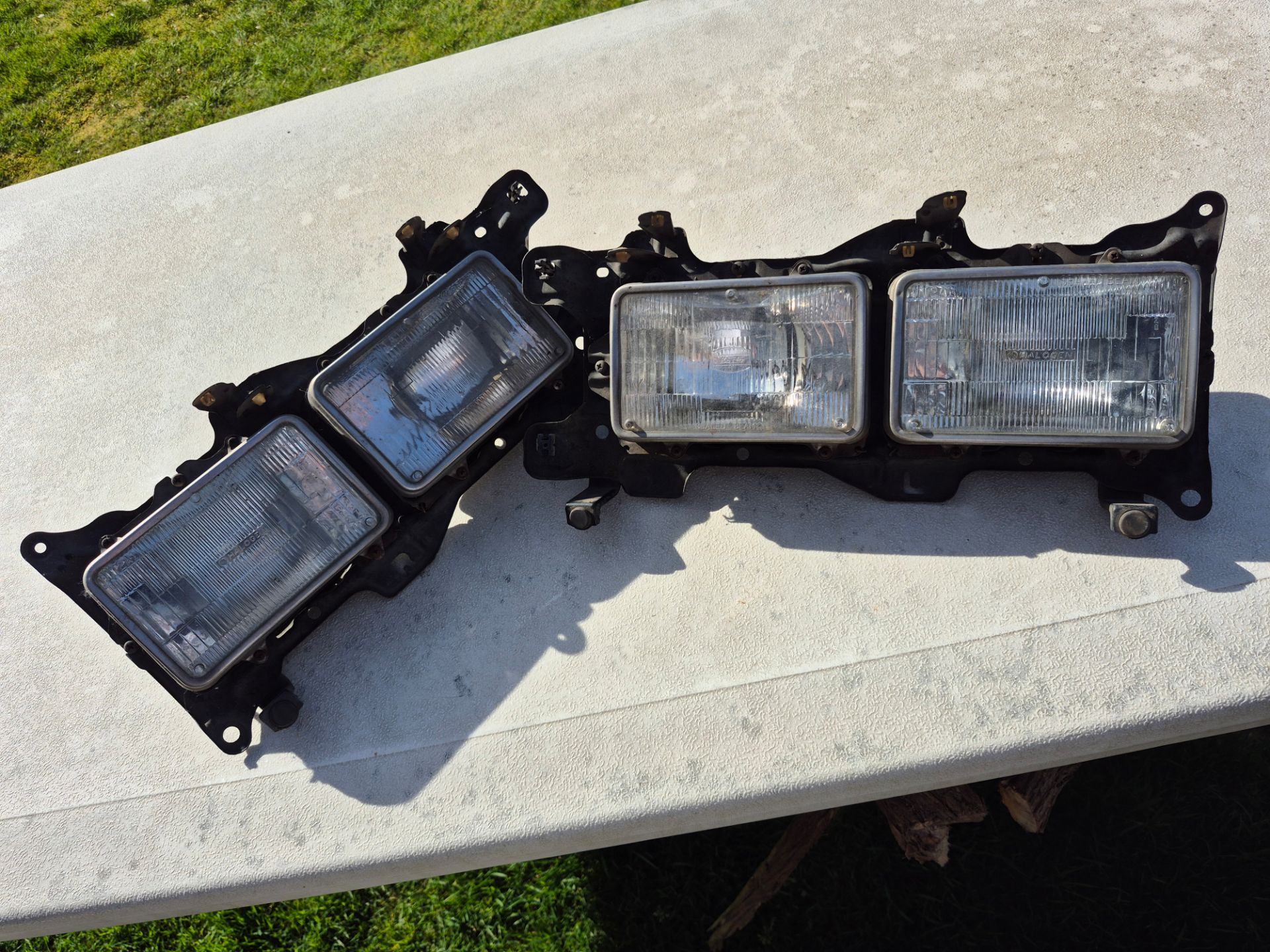 Toyota Corona headlight assemblys