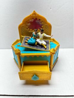 Disney Aladdin & Jasmine Musical Jewelry Box!!