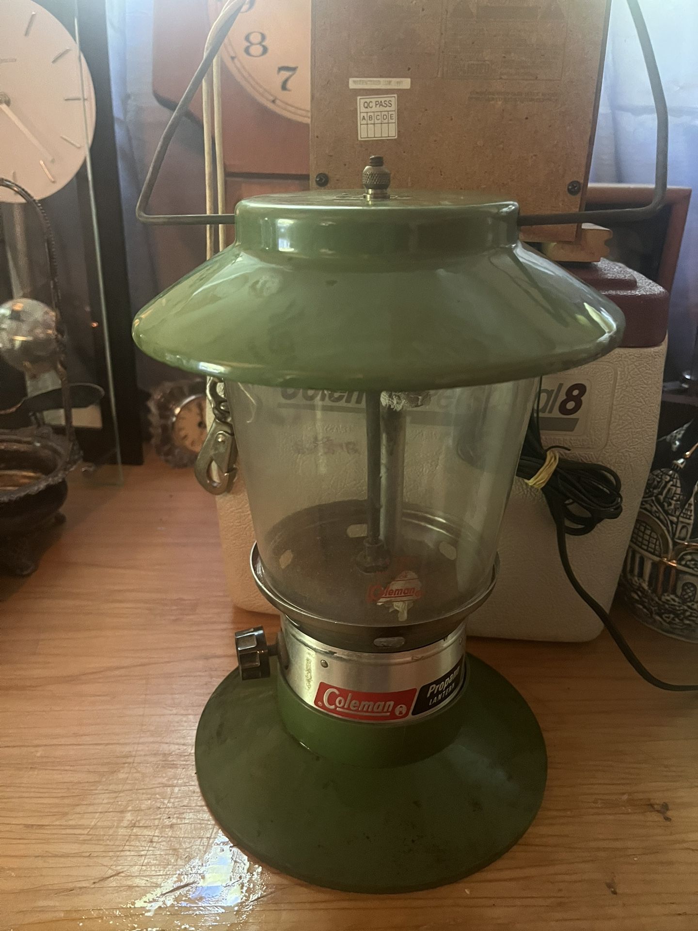 Vintage Coleman Propane Camping Lantern Model 5114 Mantle Pyrex Glass