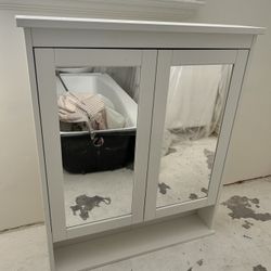 IKEA Hemnes Mirror Cabinet w/2 Doors (White)
