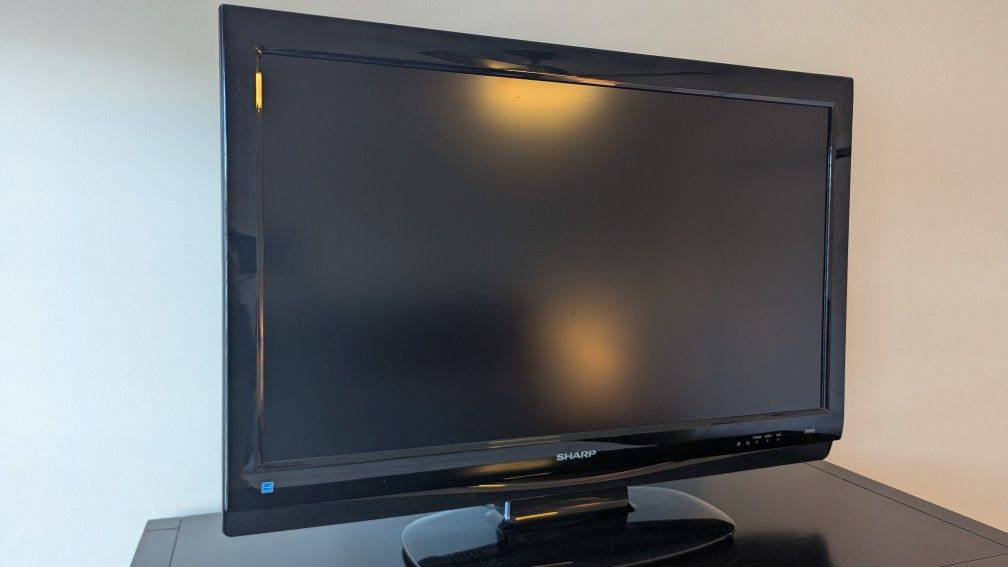 32" Sharp LCD TV