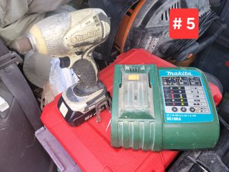 Makitta Impact driver + charger + 2 Battery 