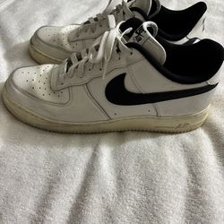 Men’s Nike Airforce 1 size 11