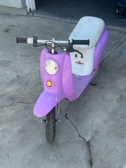 Vespa razor scooter