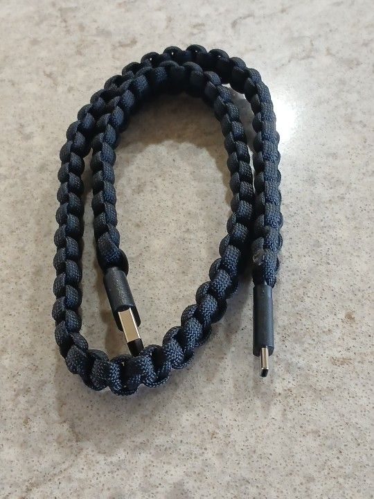2 Foot Long Paracord Type-C Phone Charger