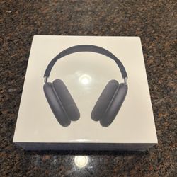 Midnight AirPod Maxs