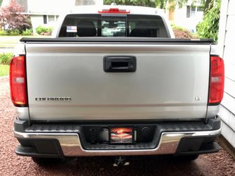 15-18 Colorado/Canyon Tailgate  (brand new)