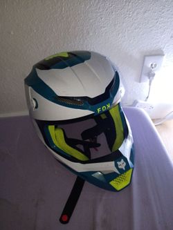 Fox Racing V1 Nitro Motocross Helmet color "Maui Blue"