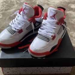 Jordan 4 Fire Red (GS)