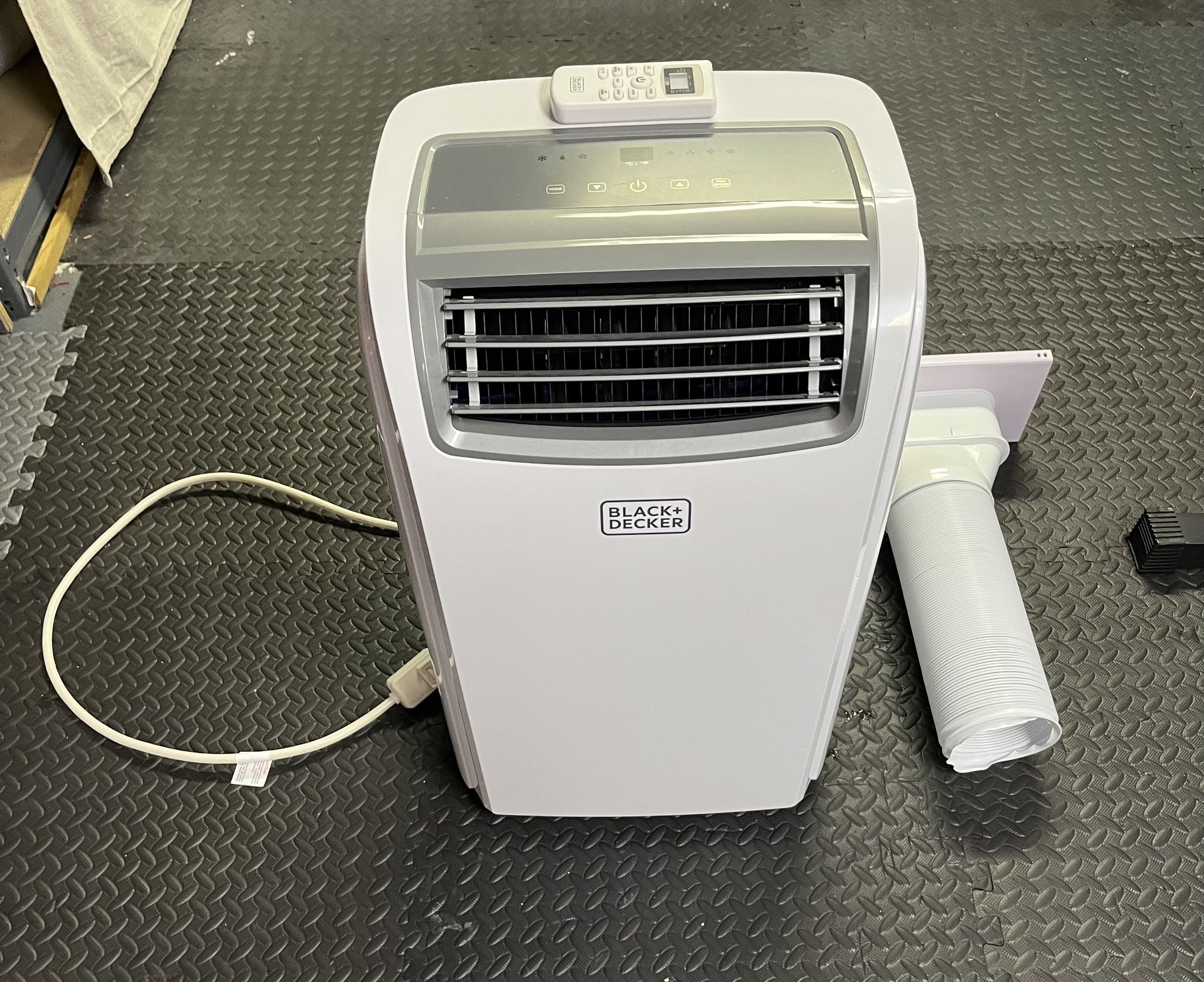 Black & Decker Portable Air Conditioner for Sale in Lower Salford