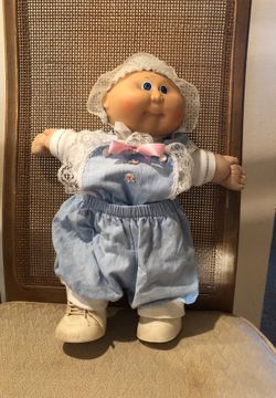 Cabbage patch doll girl. Original