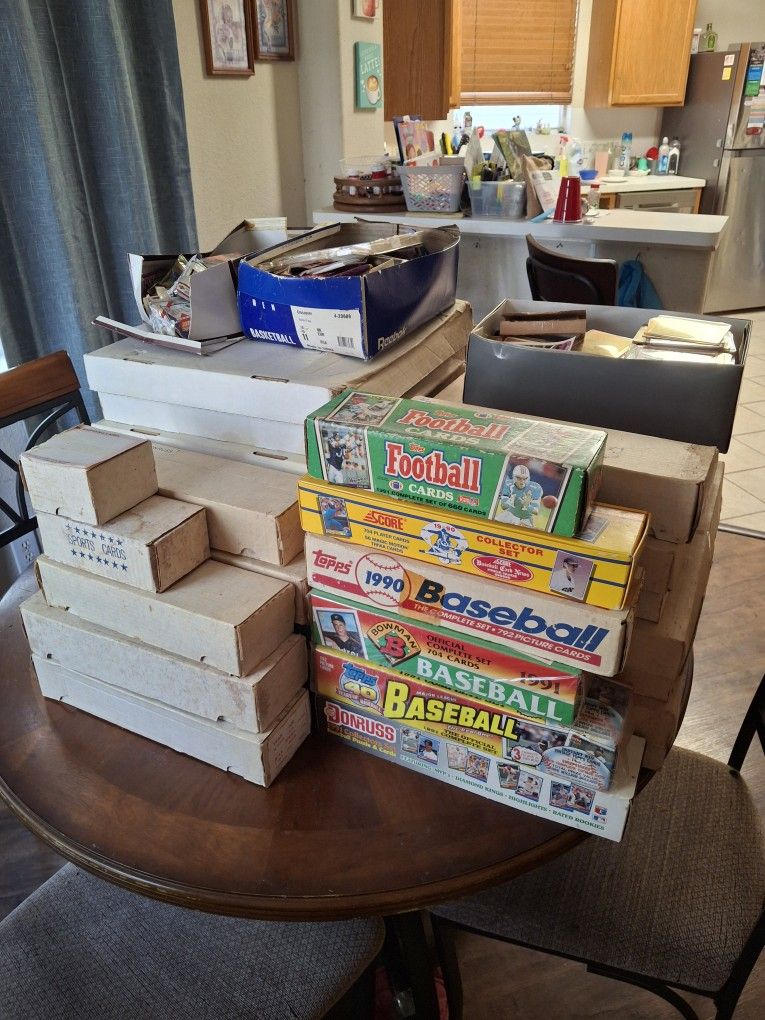 Huge collection 80s/90s sports cards($200 OBO) for Sale in San Antonio ...