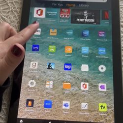Amazon Fire HD 10 Inch Tablet Plus Keyboard Case 