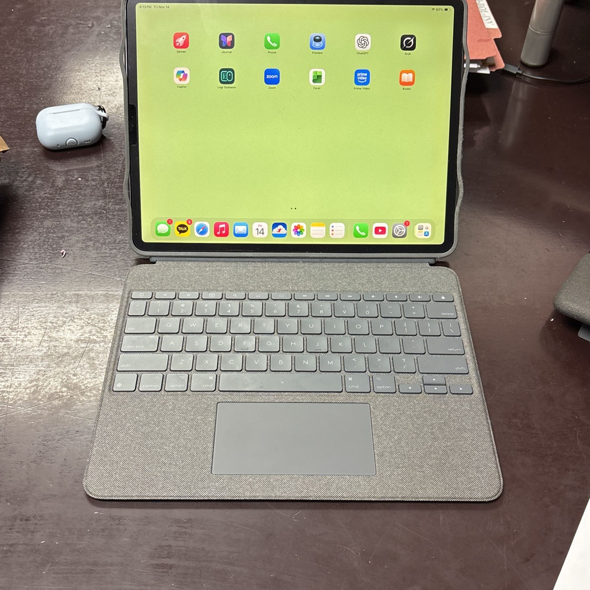 iPad 12.9 Inch 3rd Generation 64GB With Logitech Touch Keyboard And Apple Pencil